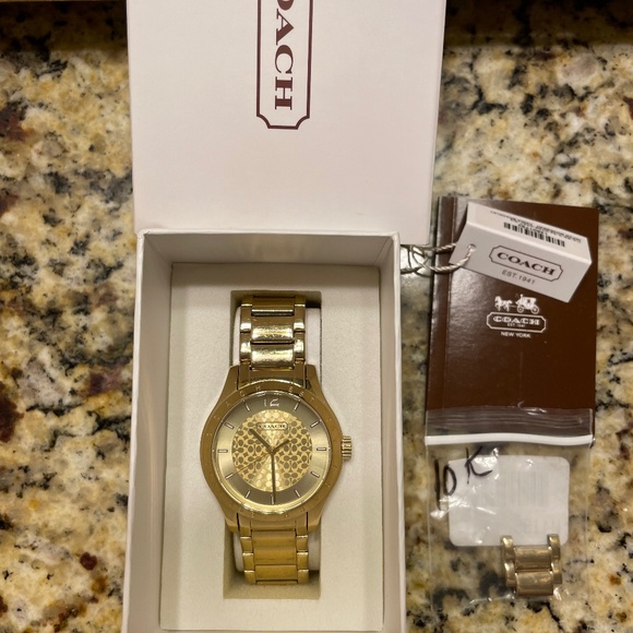 Coach watch - Picture 1 of 5